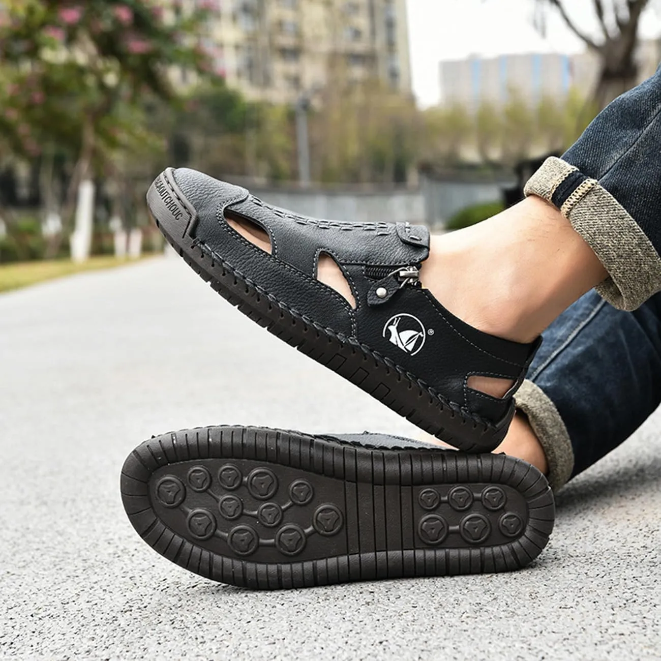 Men's Closed Toe Leather Sandals Non-Slip Beach Hiking Shoes Summer Casual Hollow Out Loafer for Daily Wear