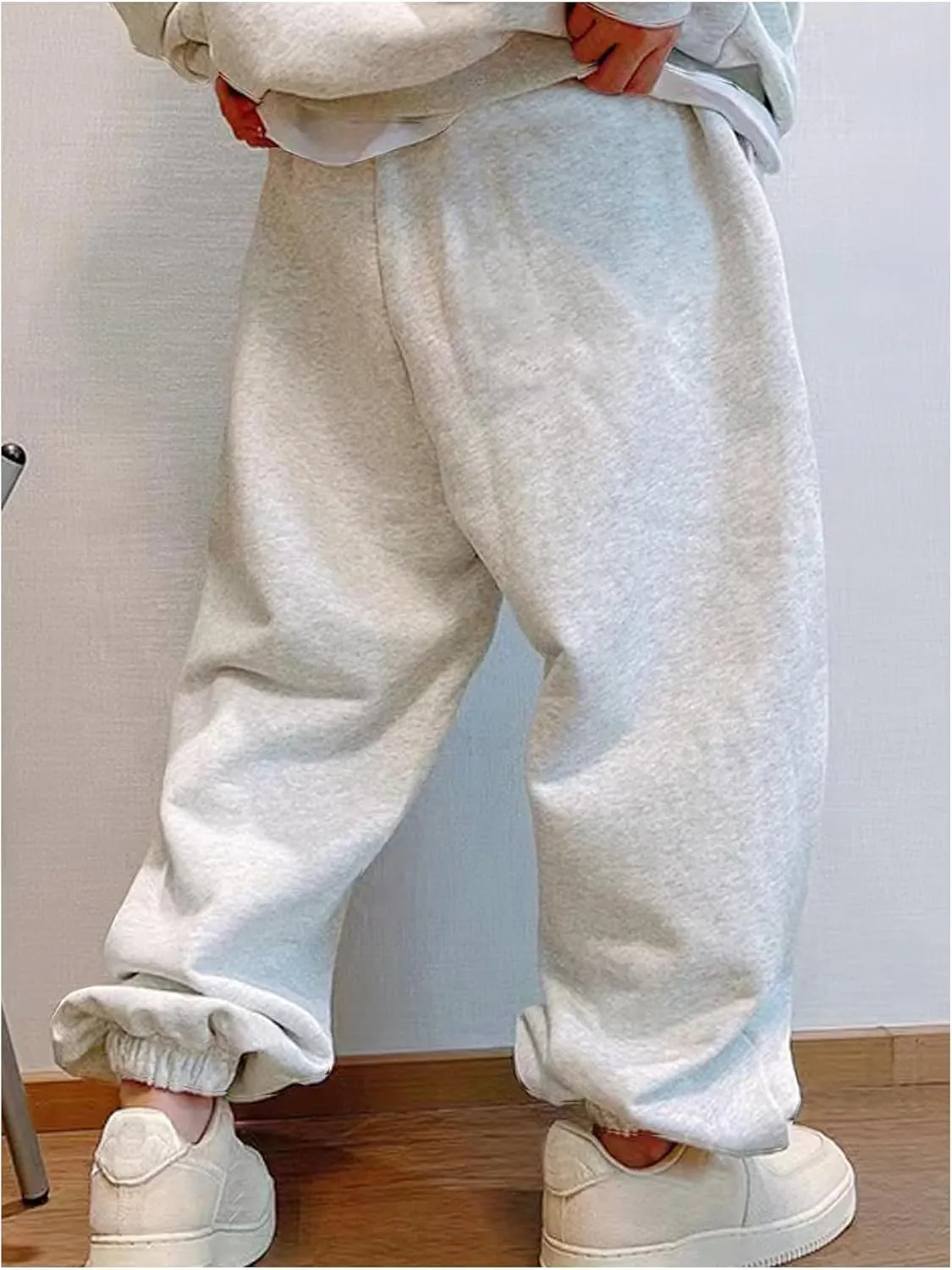 Men's Graphic Letter Print Sweatpants Drawstring Waist Tie Front Workout Pants Jogger Pants with Pocket