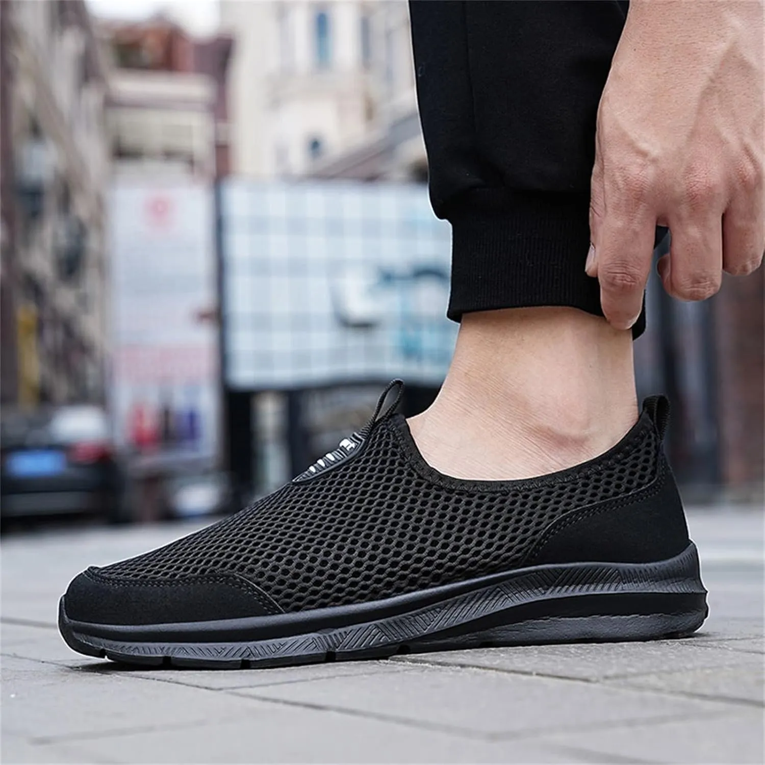 Men's Non Slip Running Shoes Ultra Light Breathable Casual Walking Shoes Fashion Sneakers Mesh Workout Sports Shoes
