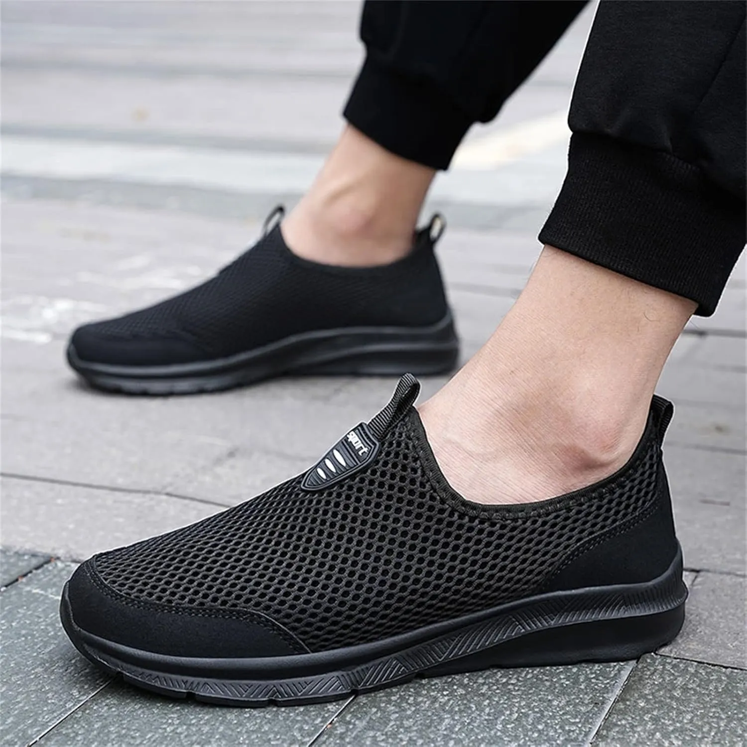 Men's Non Slip Running Shoes Ultra Light Breathable Casual Walking Shoes Fashion Sneakers Mesh Workout Sports Shoes
