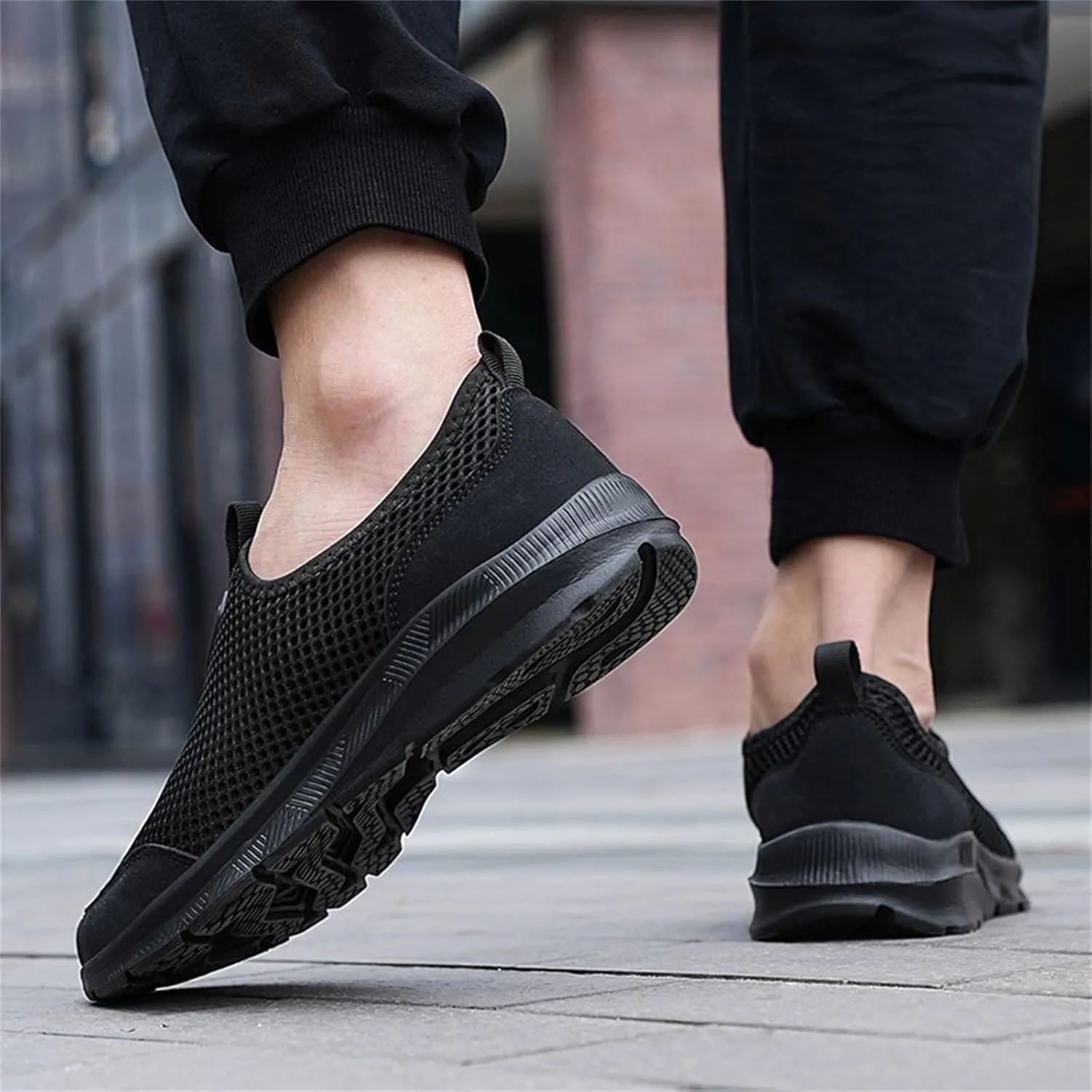 Men's Non Slip Running Shoes Ultra Light Breathable Casual Walking Shoes Fashion Sneakers Mesh Workout Sports Shoes