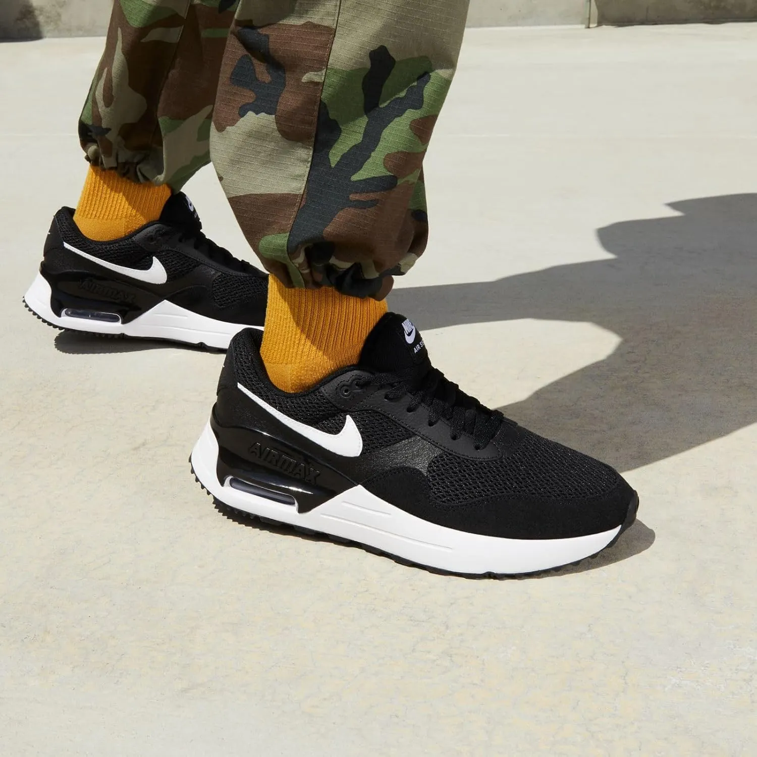 NIKE Men's Sneakers Track Shoe