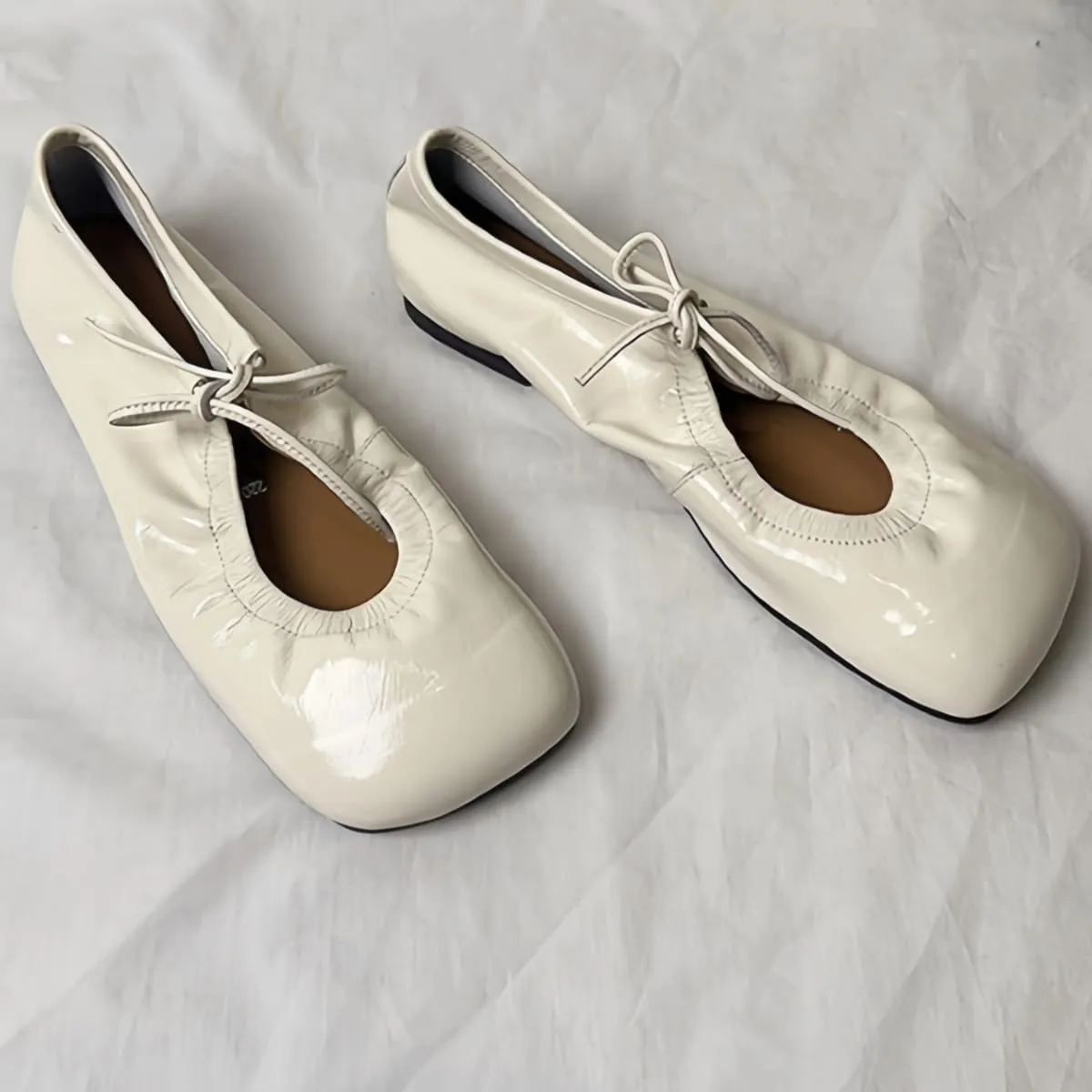 Retro Soft-surfaced Wide Toe Box Square-Toe Ballet Flats for Women Lace-up Patent Leather Casual Shoes New 2025