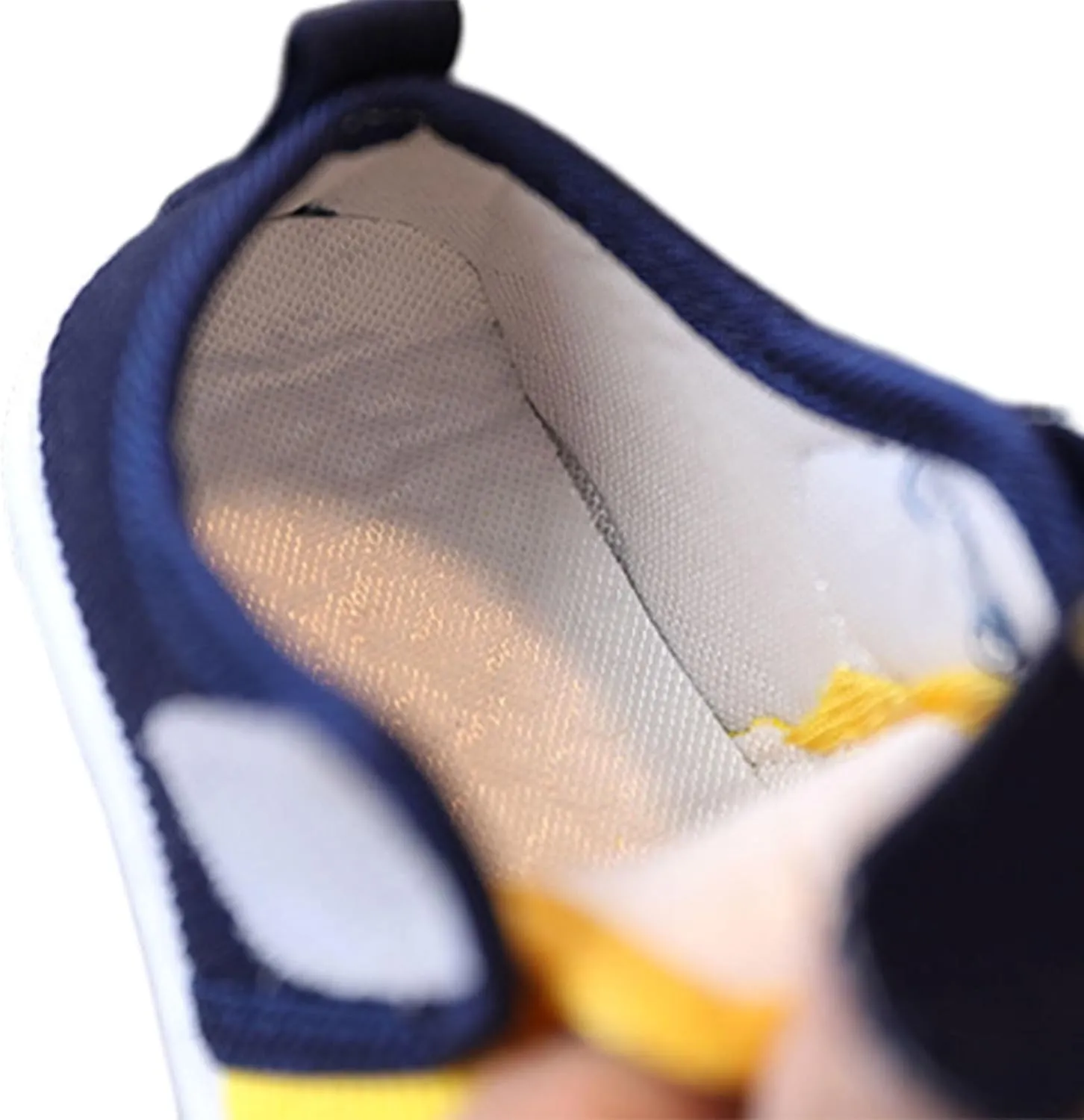 Squeak Shoes Toddler Girl Baby Boy Sneakers, Cute Comfort Anti-Slip Soft Sole First-Walking Squeaky Little Kid Trainers for First Walkers in Autumn Winter