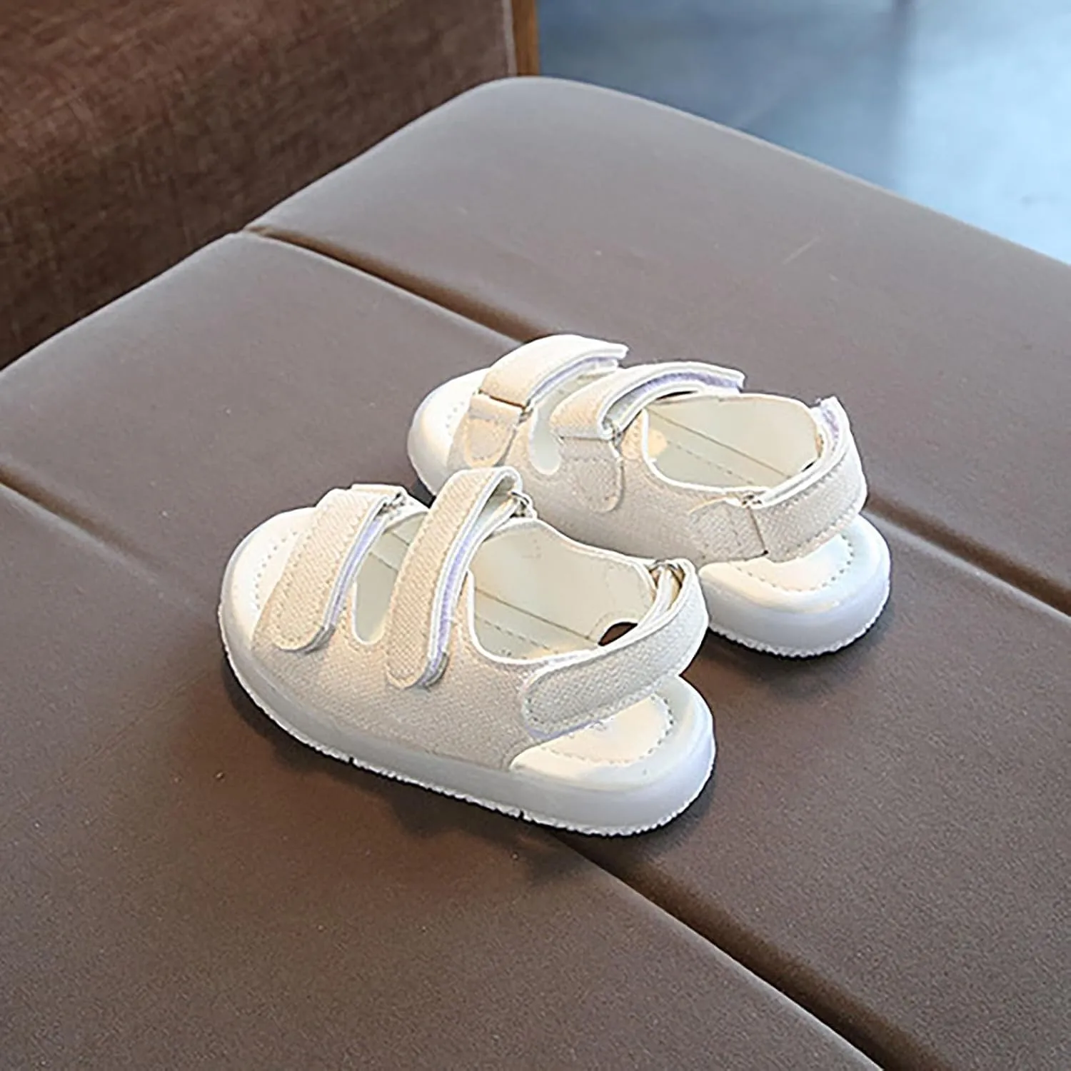 Toddler Girls LED Light Up Sandals, Slip On Non Slip Adjustable Strap Open Toe Beach Water Shoes for 𝙻ittle Kids