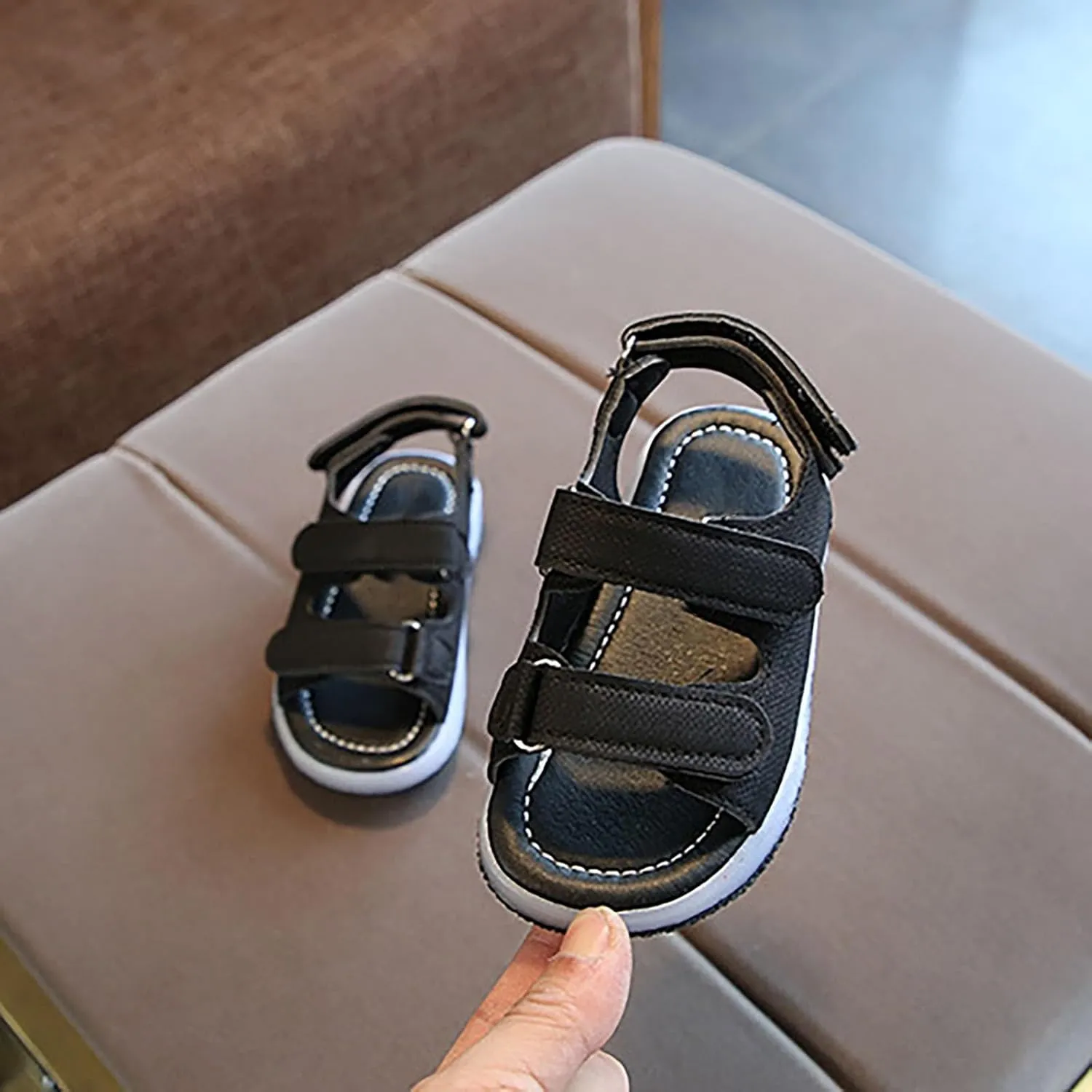 Toddler Girls LED Light Up Sandals, Slip On Non Slip Adjustable Strap Open Toe Beach Water Shoes for 𝙻ittle Kids