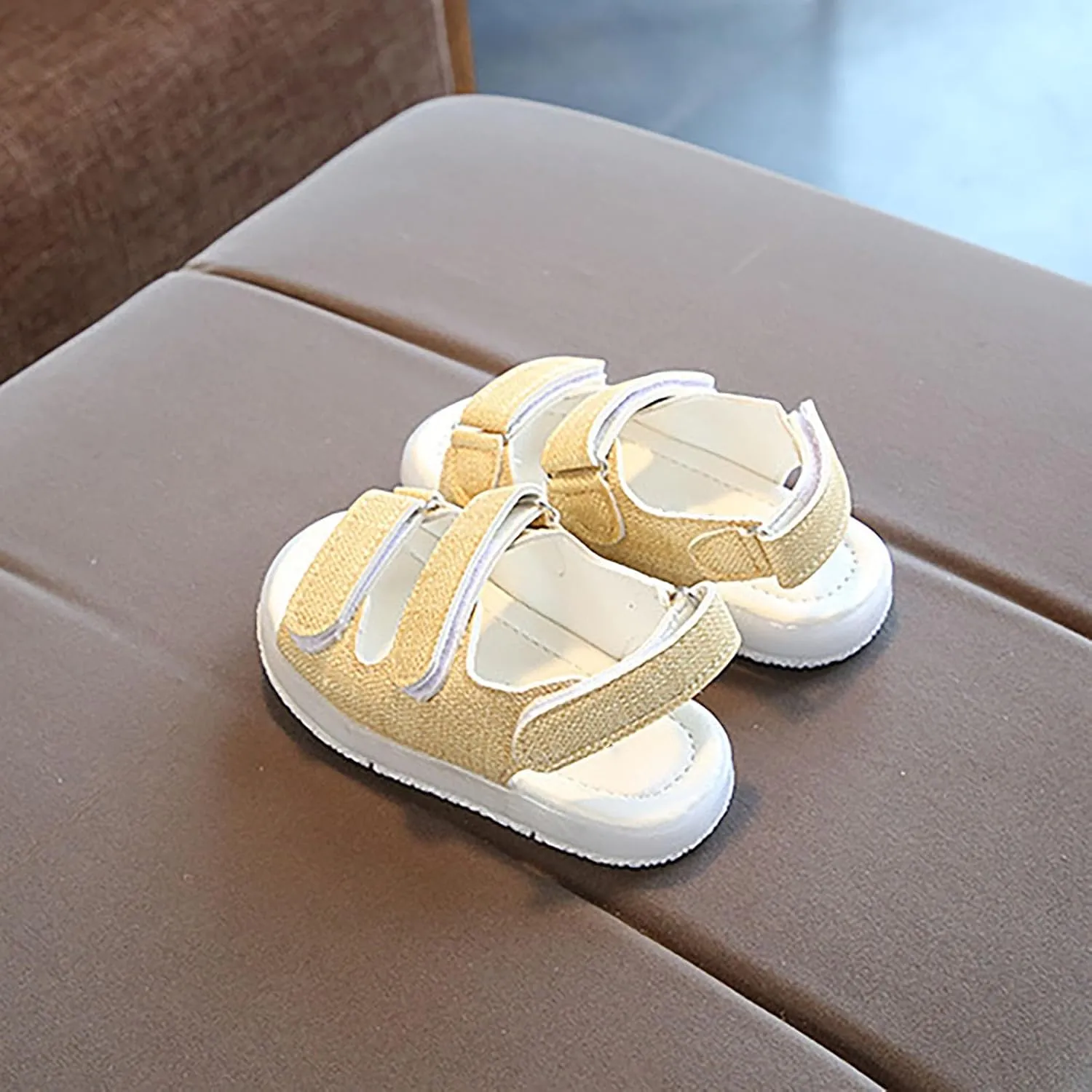 Toddler Girls LED Light Up Sandals, Slip On Non Slip Adjustable Strap Open Toe Beach Water Shoes for 𝙻ittle Kids