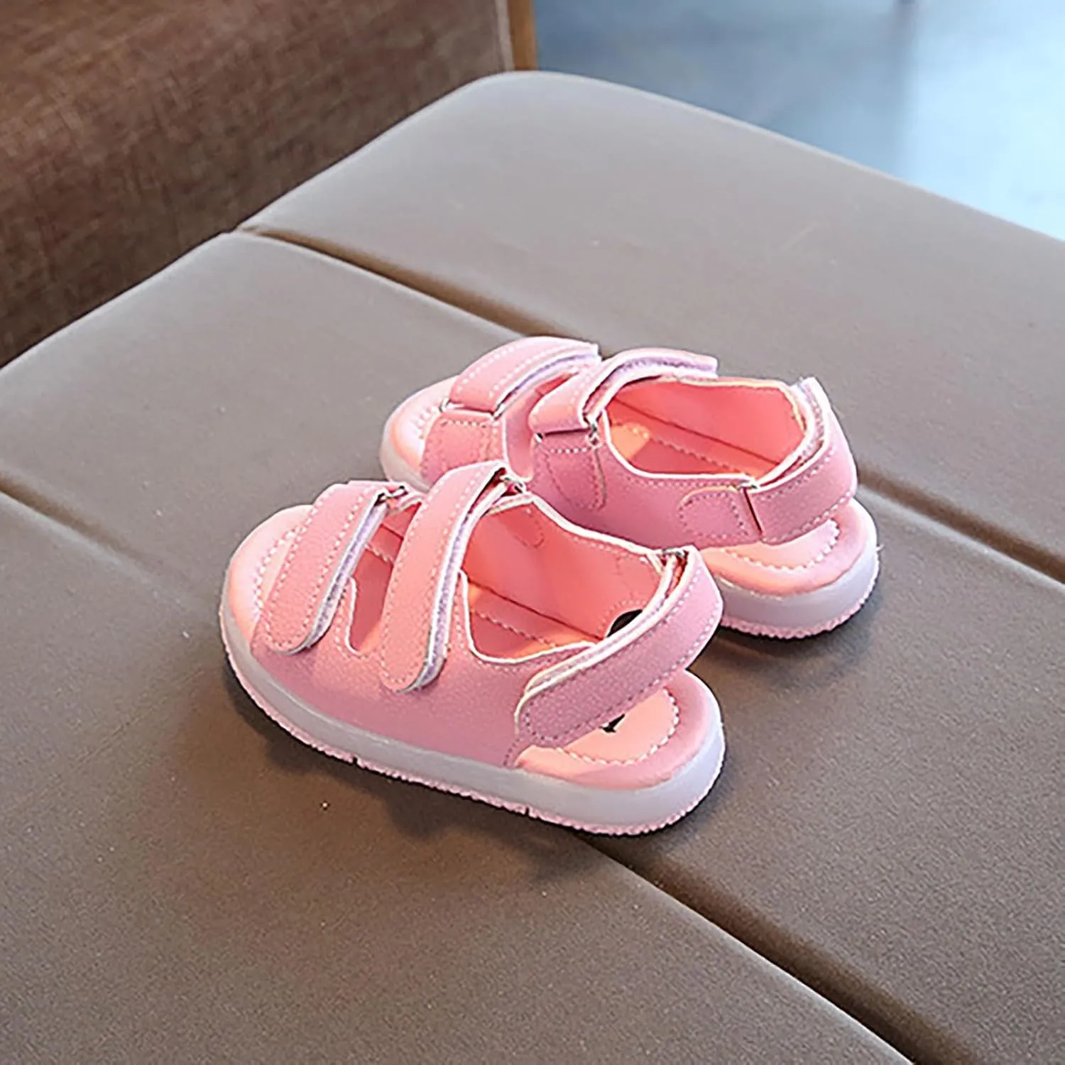 Toddler Girls LED Light Up Sandals, Slip On Non Slip Adjustable Strap Open Toe Beach Water Shoes for 𝙻ittle Kids