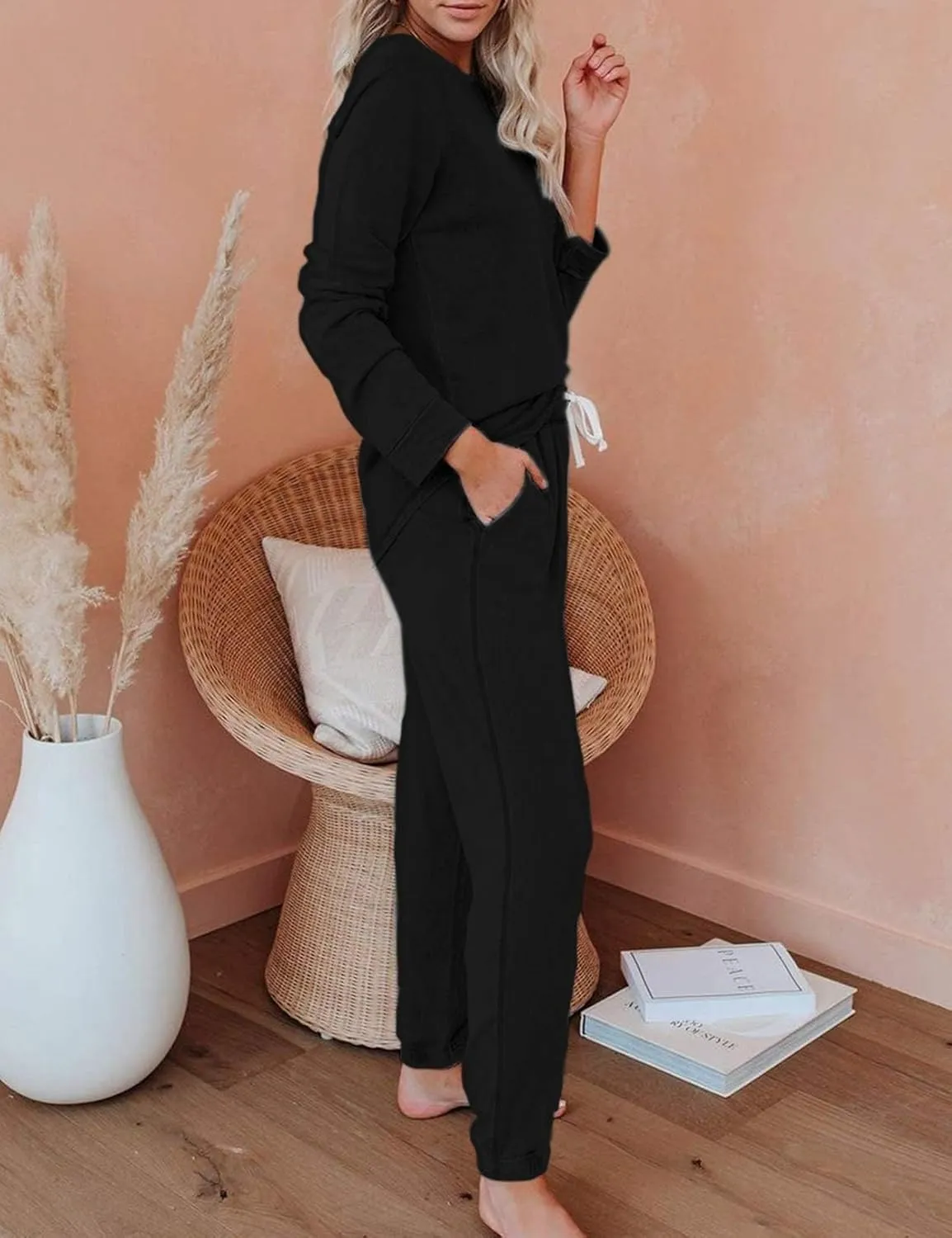 Women's 2 Piece Outfits Lounge Sets Long Sleeve Tops and Jogger Sweatpants Sweats Track Suits Loungewear Pajama Sets