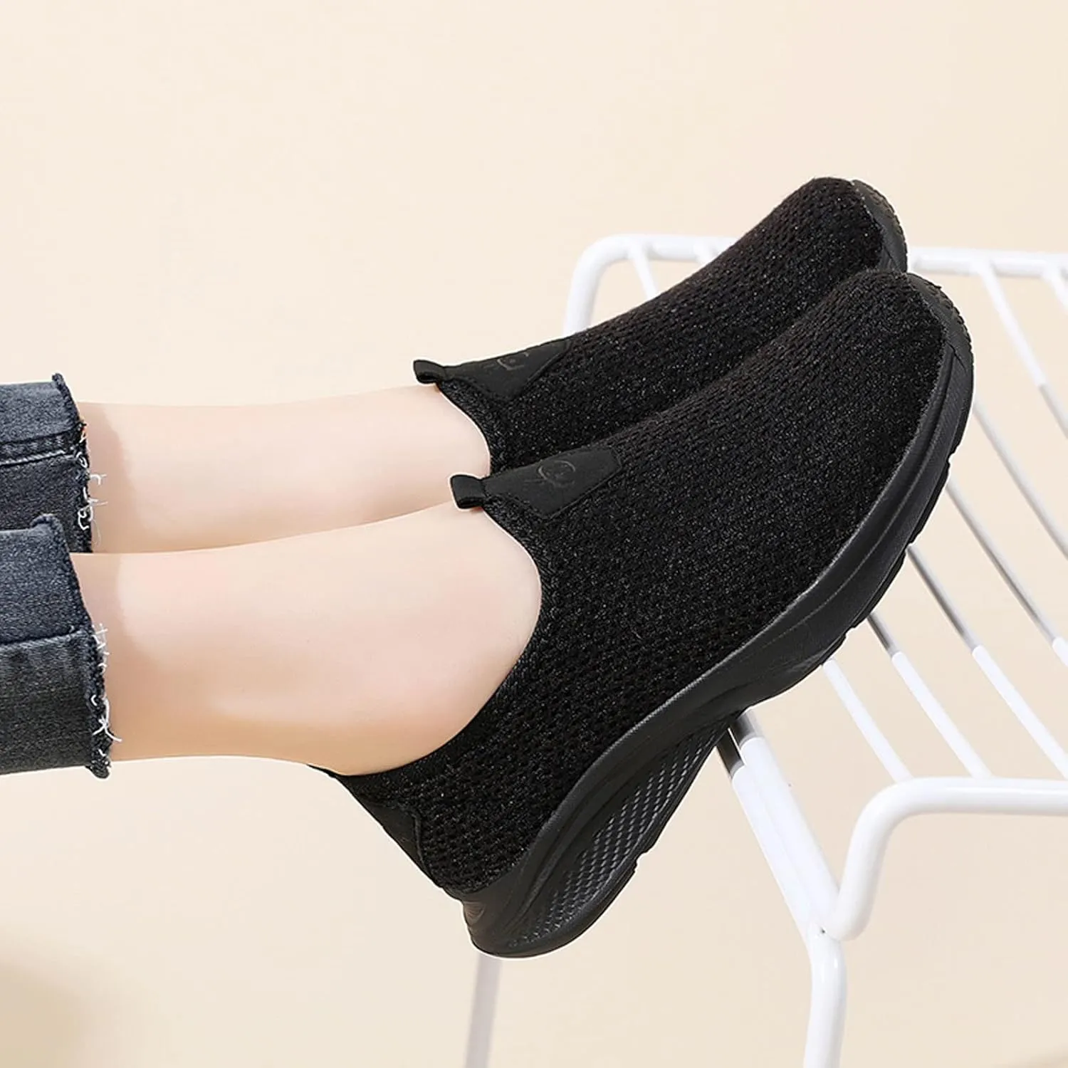 Womens Canvas Slip On Sneakers Casual Walking Shoes Lightweight Comfortable Flats Non Slip Elastic Loafers